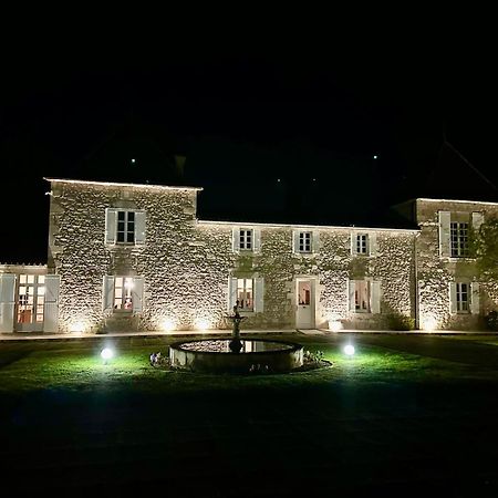 Chateau De Lafont Suites Saint-Vivien (Dordogne) Exterior foto