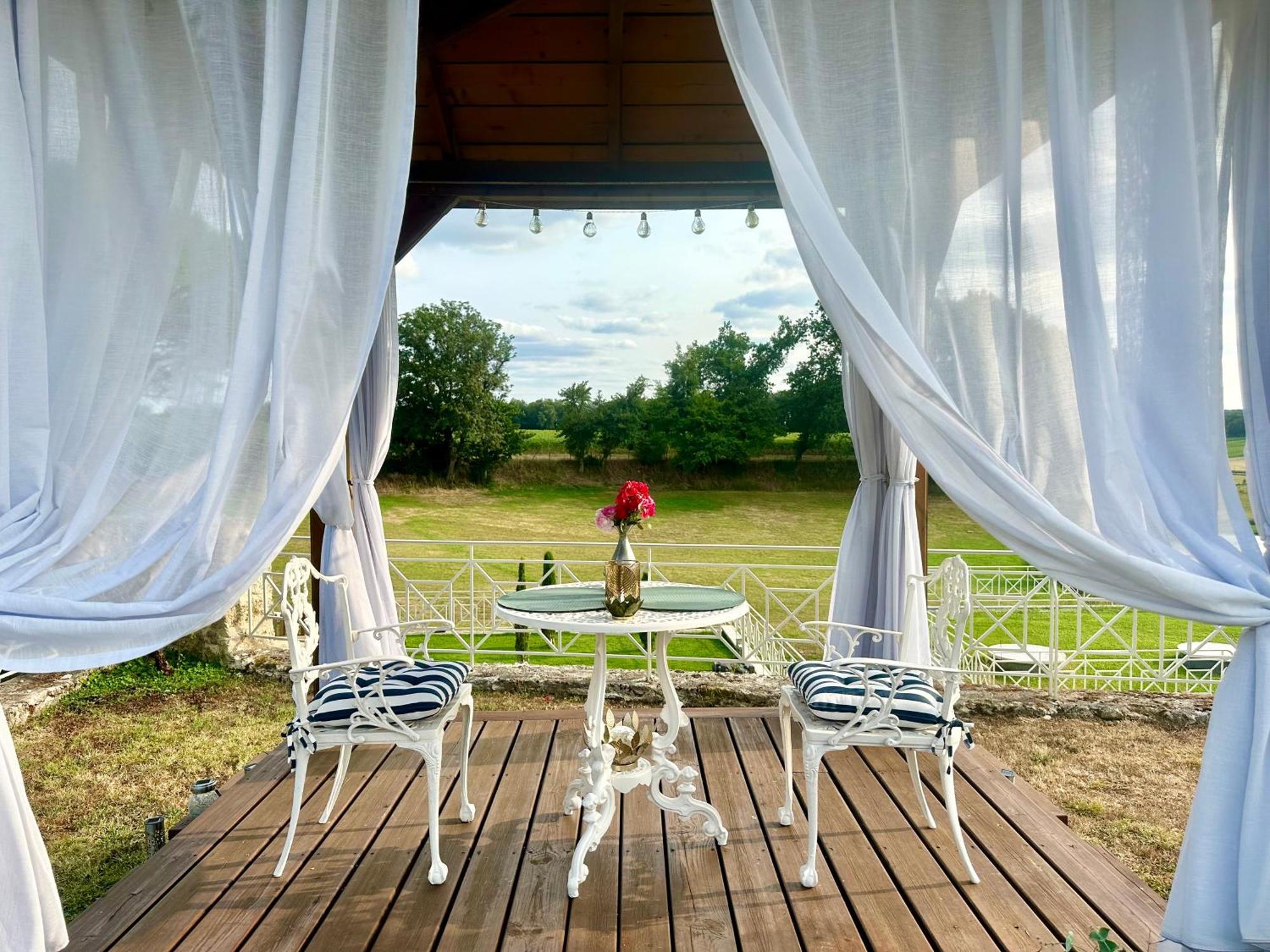 Chateau De Lafont Suites Saint-Vivien (Dordogne) Exterior foto