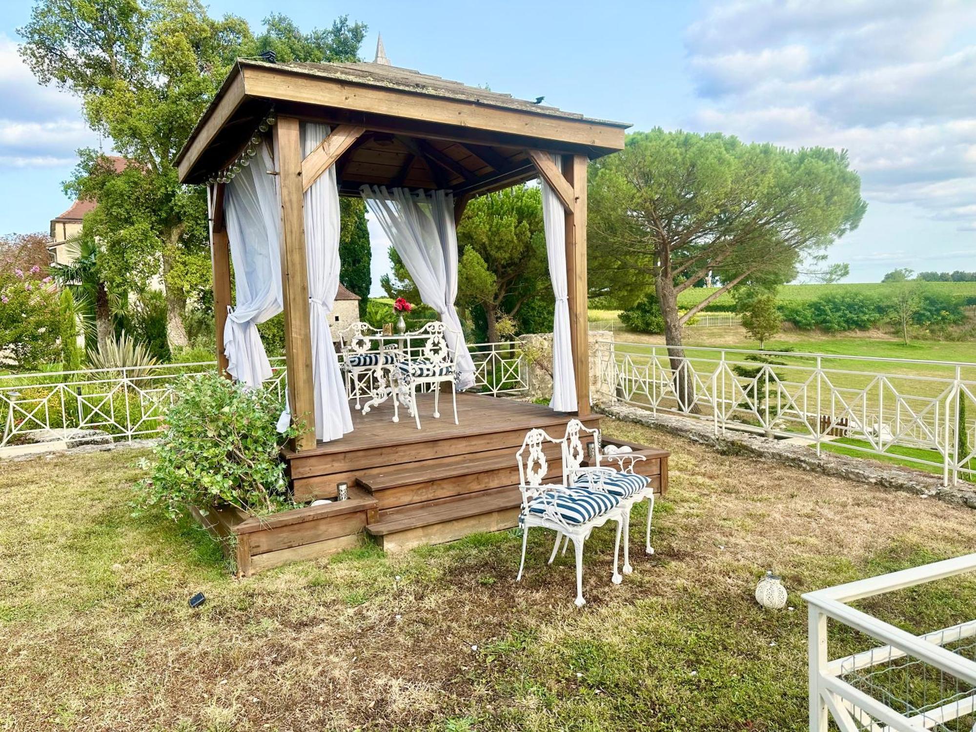 Chateau De Lafont Suites Saint-Vivien (Dordogne) Exterior foto