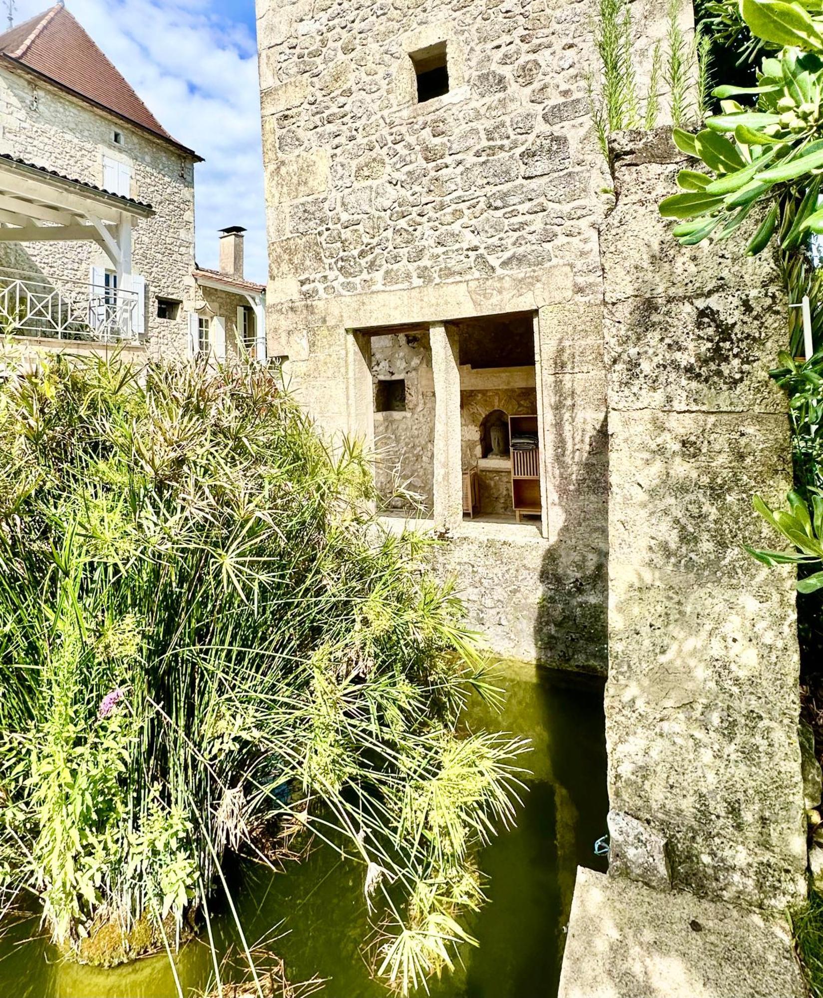 Chateau De Lafont Suites Saint-Vivien (Dordogne) Exterior foto